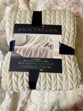 Ann Taylor Reversible Quilted Chevron Throw - Cream